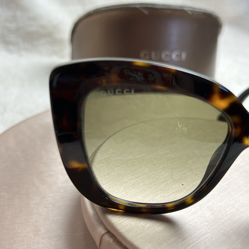 Gucci Sunglasses with Case. #20 - Picture 10 of 12